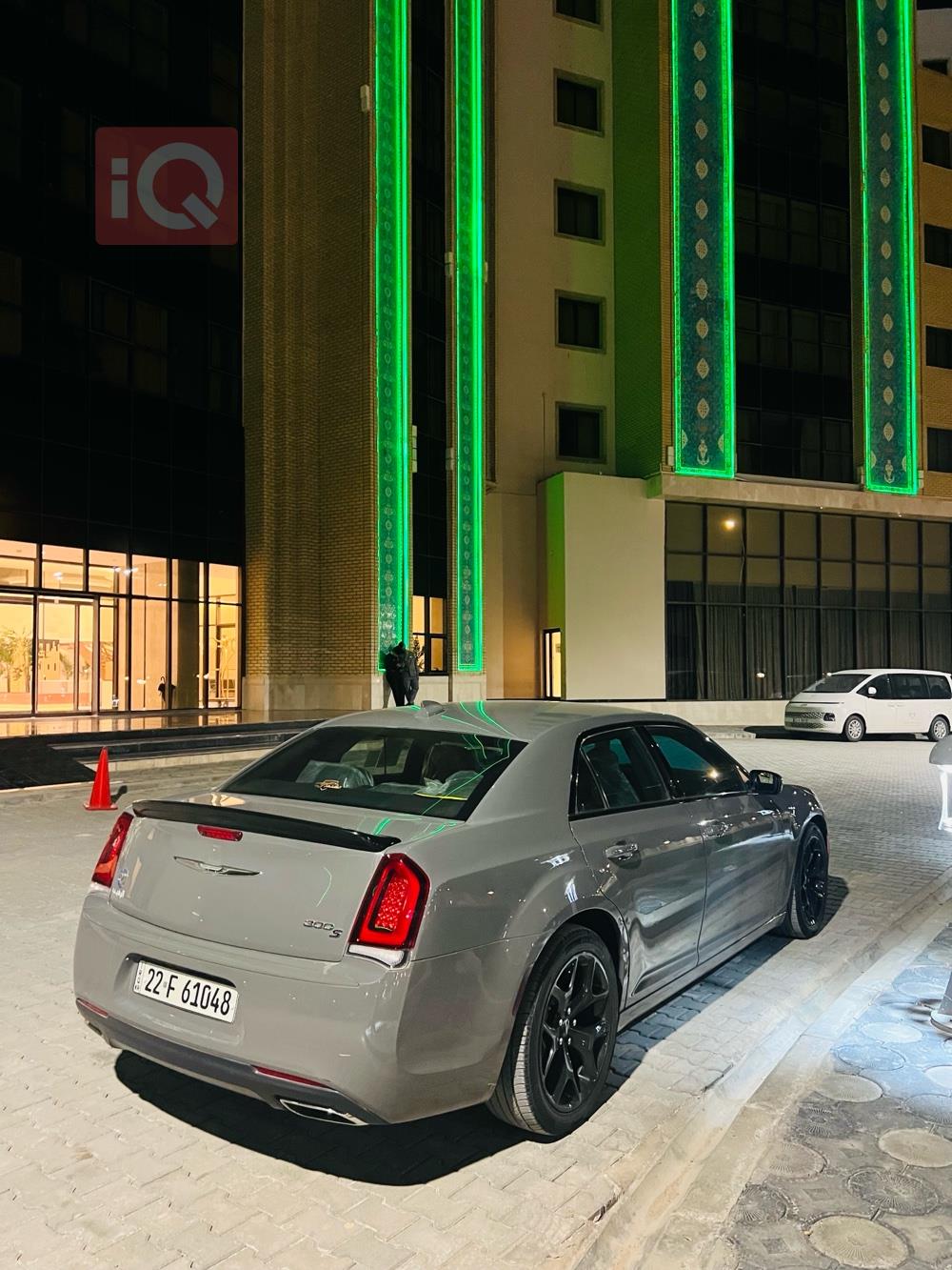كرايسلر 300